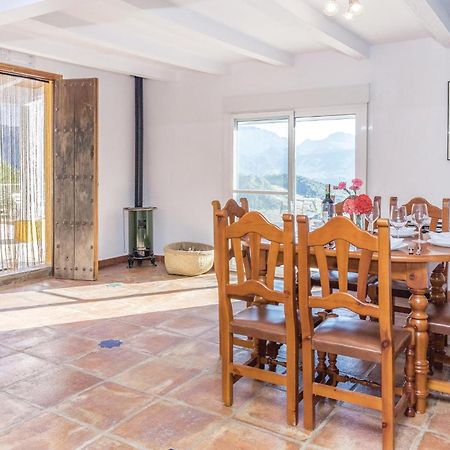 Awesome Home In Cadiz With Swimming Pool 엘 가스토르 외부 사진