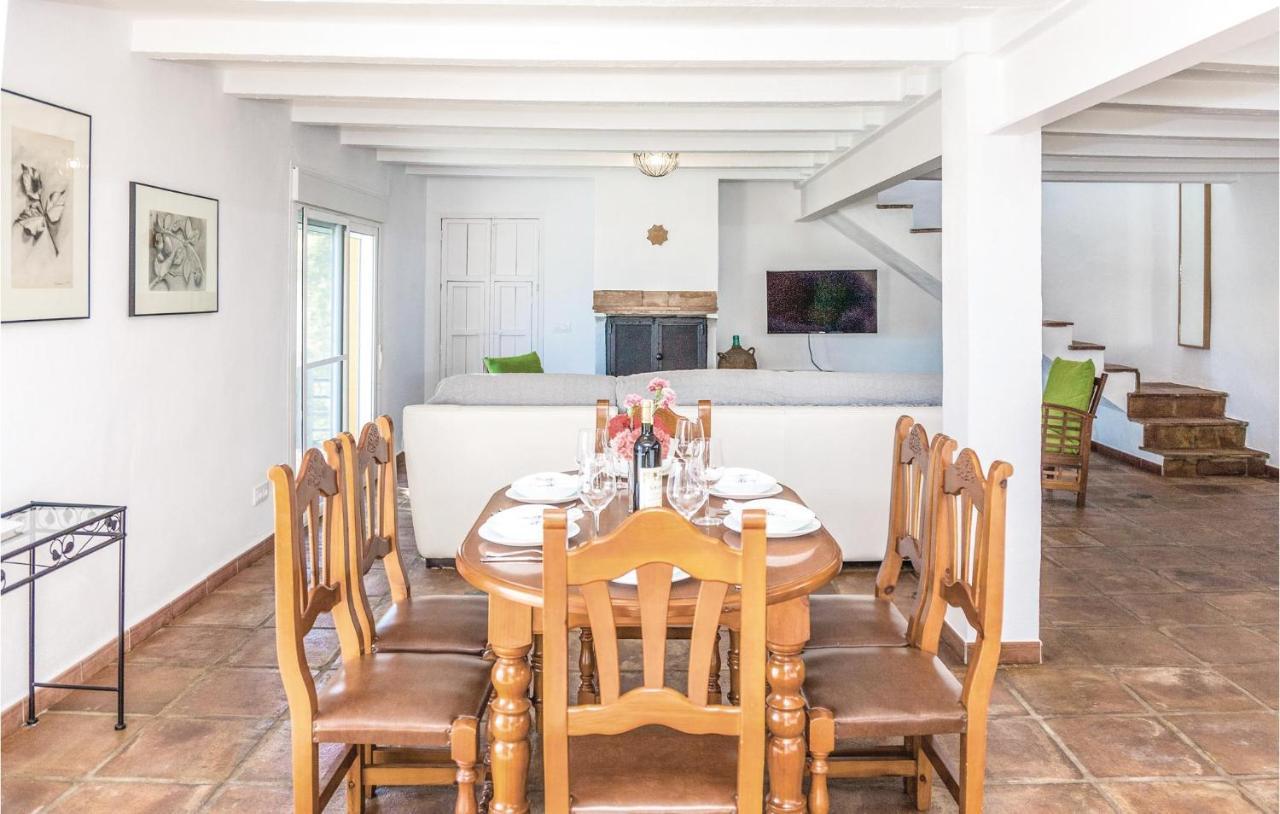 Awesome Home In Cadiz With Swimming Pool 엘 가스토르 외부 사진