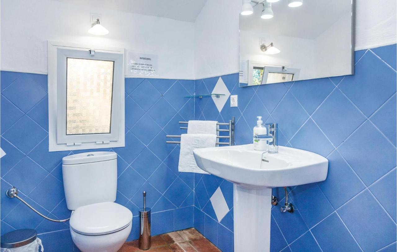 Awesome Home In Cadiz With Swimming Pool 엘 가스토르 외부 사진